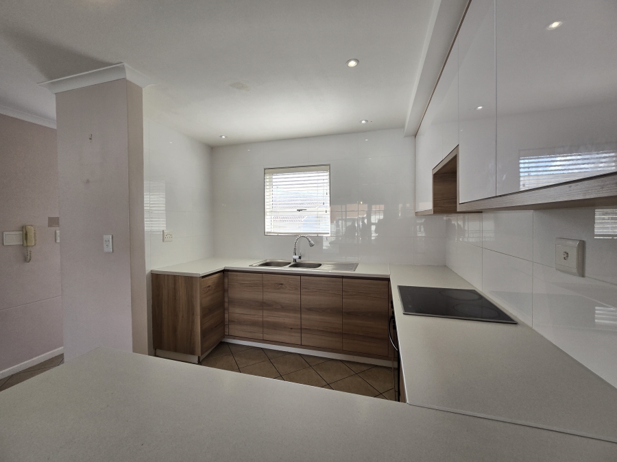To Let 2 Bedroom Property for Rent in Gordons Bay Central Western Cape
